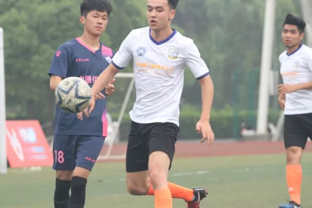 湖人双向合同球员奥克雷克：我攻防全面 愿为球队倾尽所有